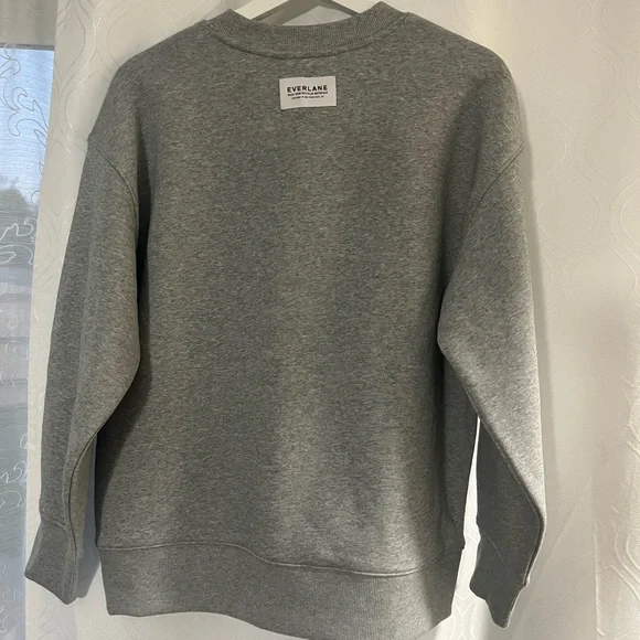 Everlane The Re track Oversized Crew Sweatshirt in Heather grey. - Picture 4 of 10